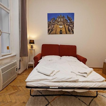 Peter'S Tower Apartments Praha Bagian luar foto