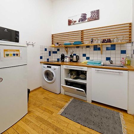 Peter'S Tower Apartments Praha Bagian luar foto