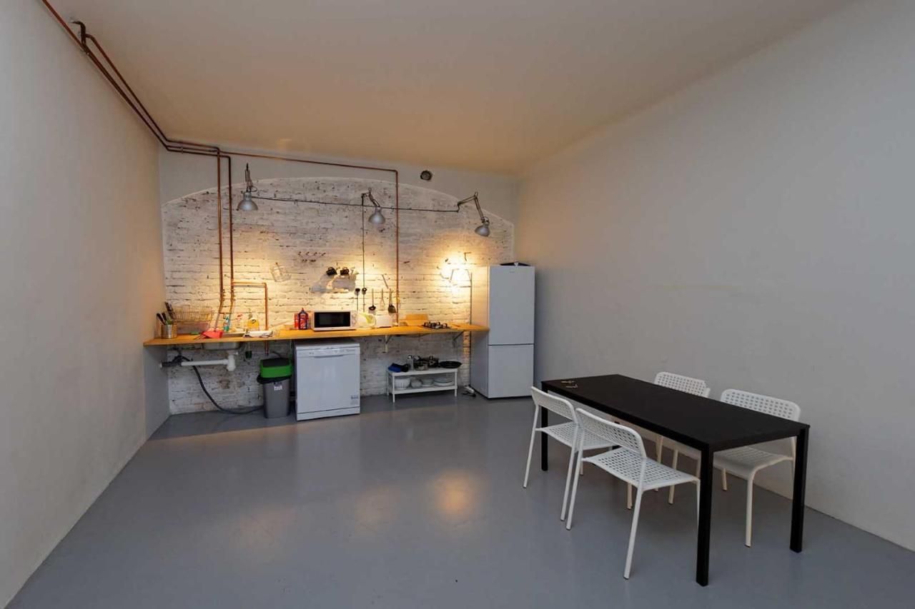 Peter'S Tower Apartments Praha Bagian luar foto