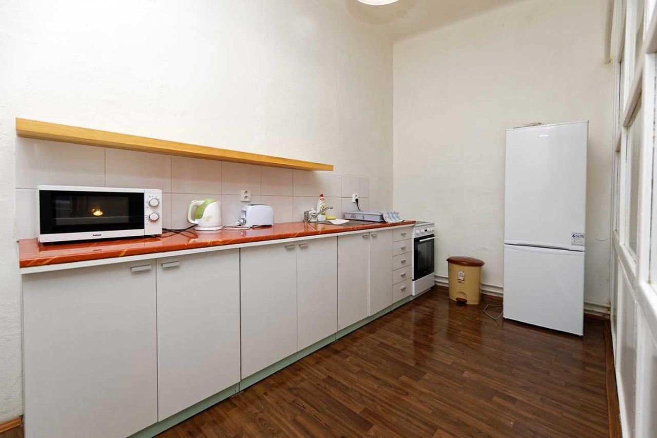 Peter'S Tower Apartments Praha Bagian luar foto